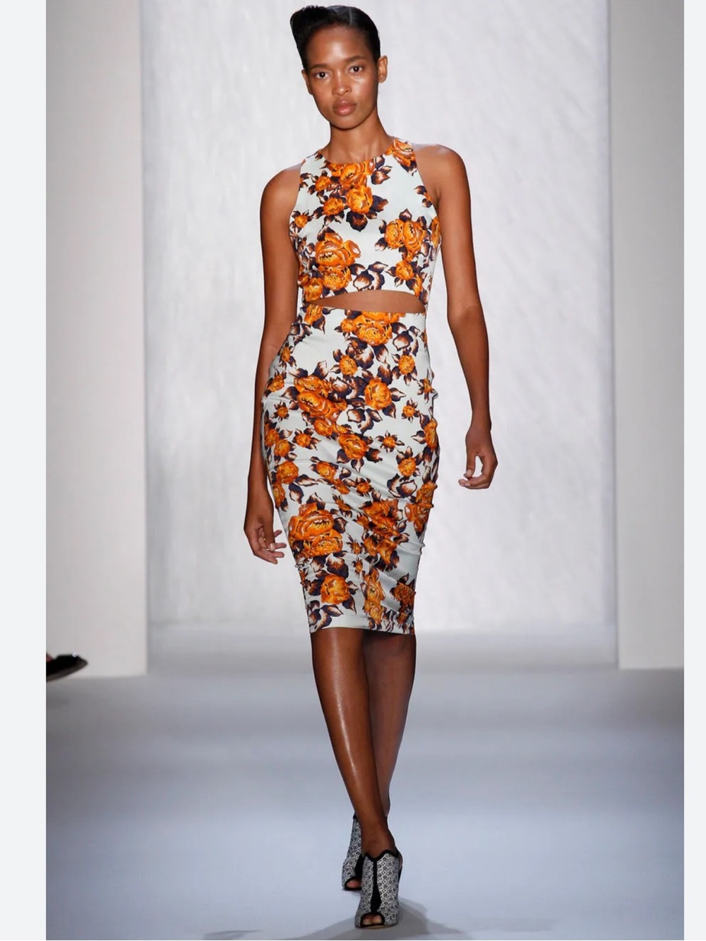 Suno Floral Tank Dress with Mid-riff Cutout - Picture 7 of 13